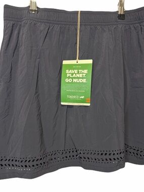 Toad & Co NEW Medium Black Skort - Shorts, Pockets. Lazer Cut Eyelit Detail